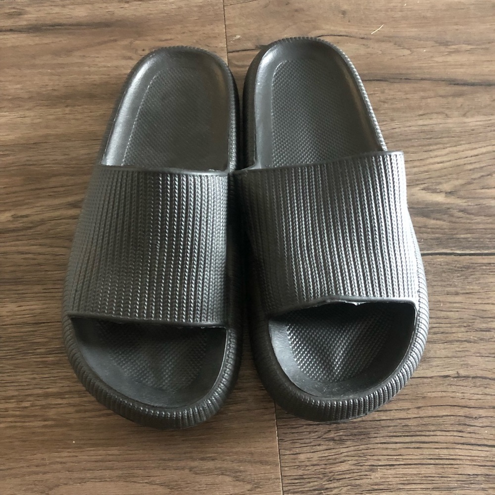 Mens Black Pillow Slides